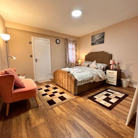 Canary Wharf Single Double And En-Suite Rooms London Eksteriør bilde