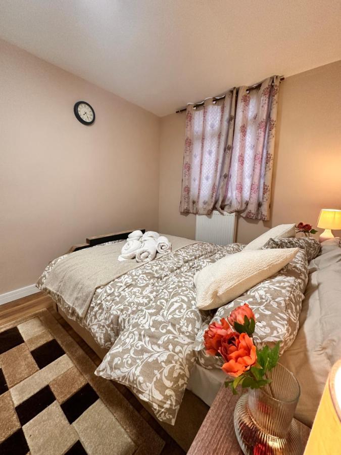 Canary Wharf Single Double And En-Suite Rooms London Eksteriør bilde
