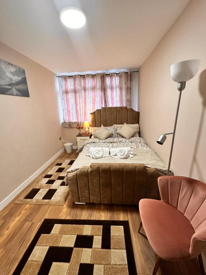 Canary Wharf Single Double And En-Suite Rooms London Eksteriør bilde