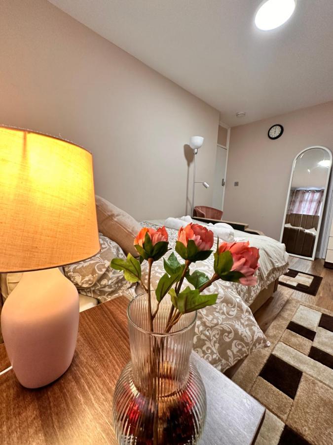 Canary Wharf Single Double And En-Suite Rooms London Eksteriør bilde