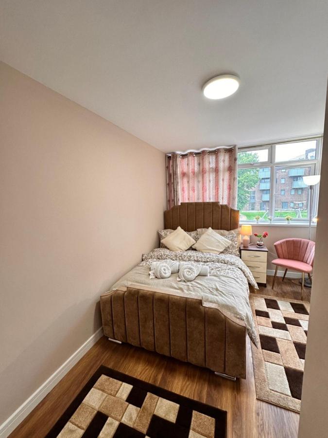 Canary Wharf Single Double And En-Suite Rooms London Eksteriør bilde