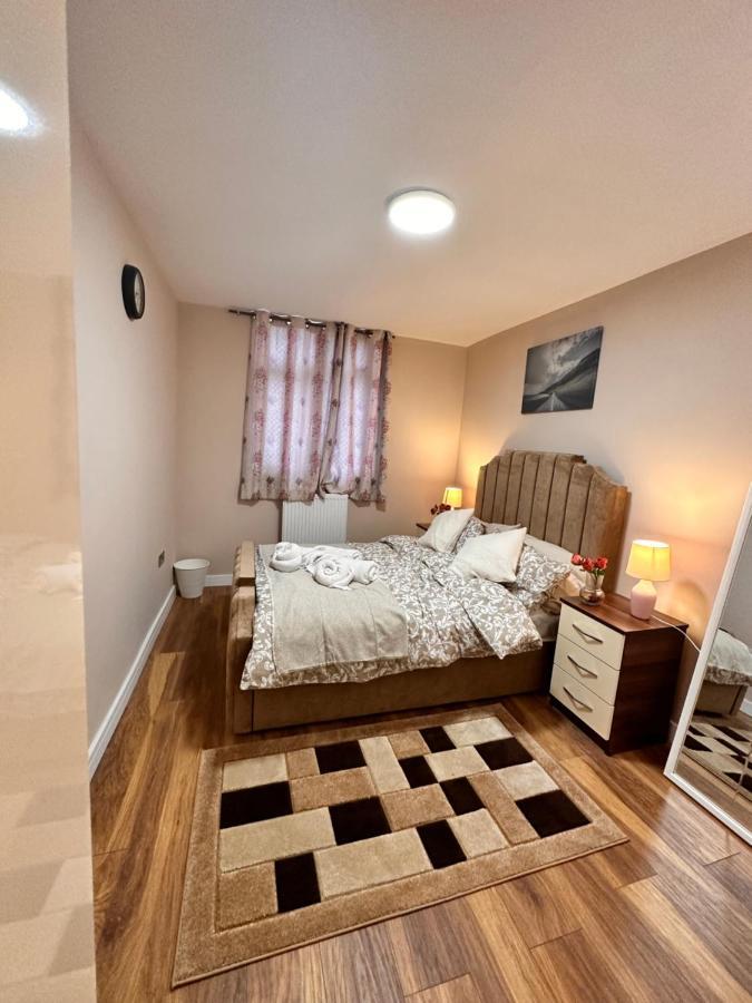Canary Wharf Single Double And En-Suite Rooms London Eksteriør bilde
