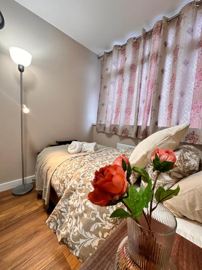 Canary Wharf Single Double And En-Suite Rooms London Eksteriør bilde