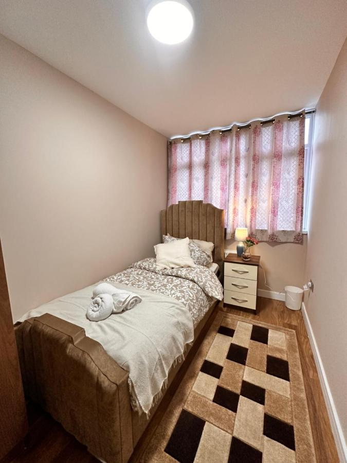 Canary Wharf Single Double And En-Suite Rooms London Eksteriør bilde