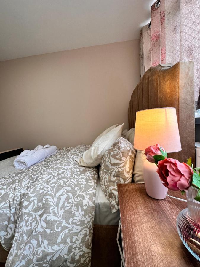 Canary Wharf Single Double And En-Suite Rooms London Eksteriør bilde