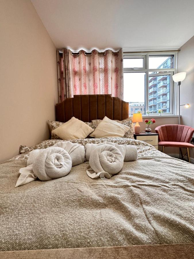 Canary Wharf Single Double And En-Suite Rooms London Eksteriør bilde