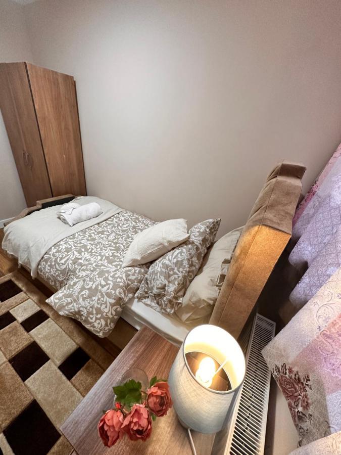 Canary Wharf Single Double And En-Suite Rooms London Eksteriør bilde