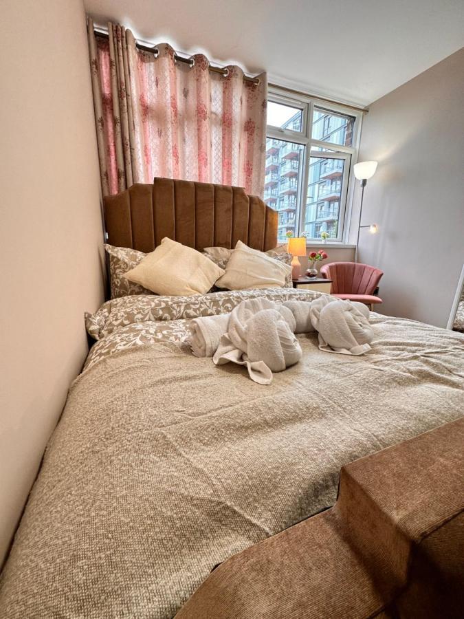 Canary Wharf Single Double And En-Suite Rooms London Eksteriør bilde