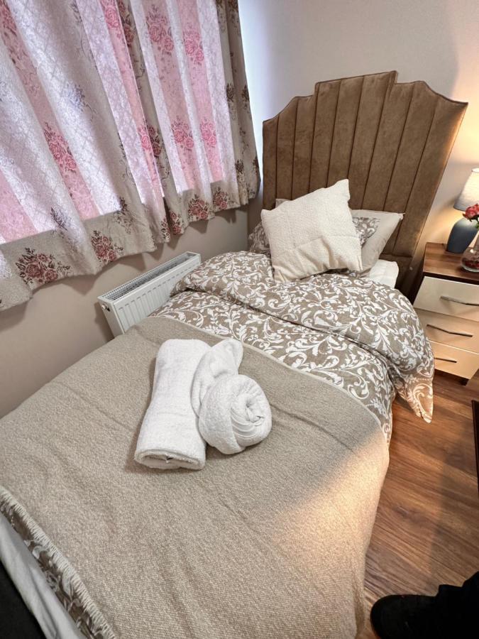 Canary Wharf Single Double And En-Suite Rooms London Eksteriør bilde