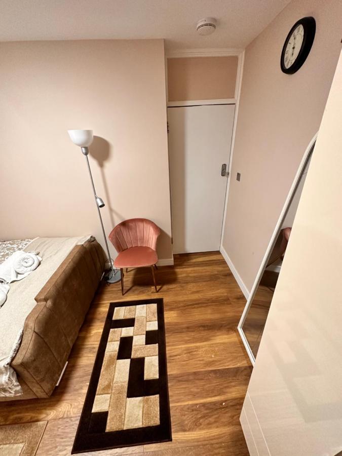 Canary Wharf Single Double And En-Suite Rooms London Eksteriør bilde