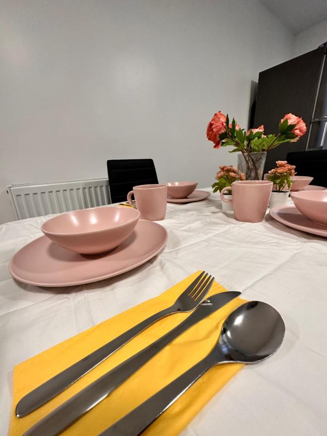 Canary Wharf Single Double And En-Suite Rooms London Eksteriør bilde