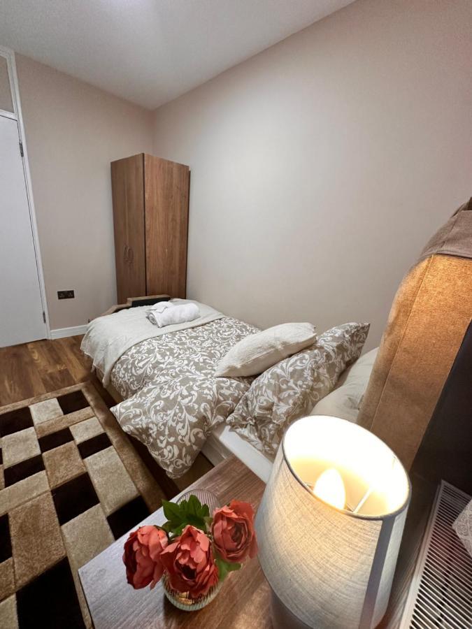 Canary Wharf Single Double And En-Suite Rooms London Eksteriør bilde