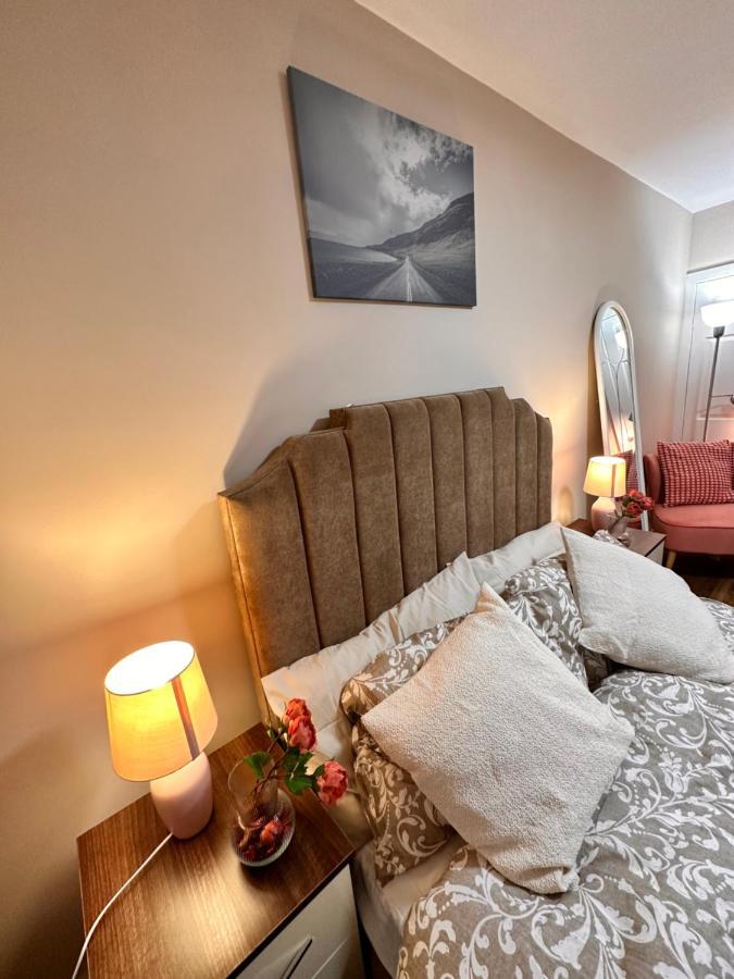 Canary Wharf Single Double And En-Suite Rooms London Eksteriør bilde
