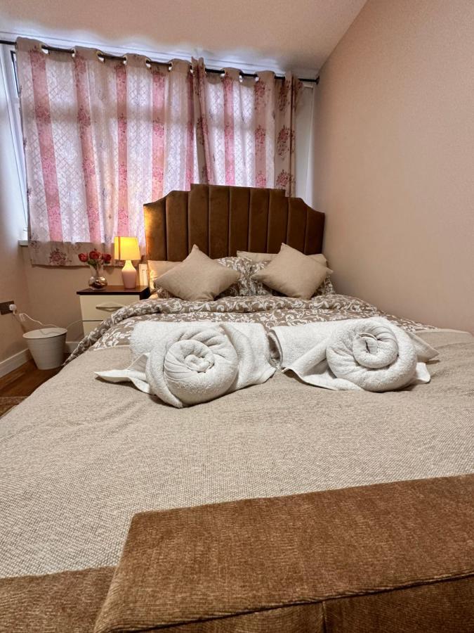 Canary Wharf Single Double And En-Suite Rooms London Eksteriør bilde