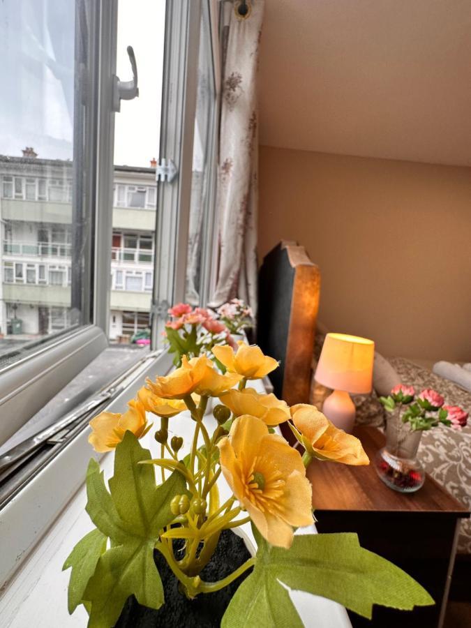 Canary Wharf Single Double And En-Suite Rooms London Eksteriør bilde